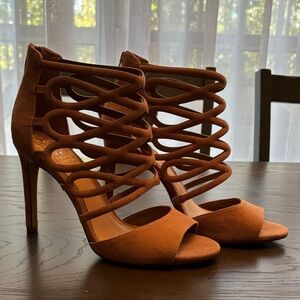 Vince Camuto Kirsi Heels in Khaki
